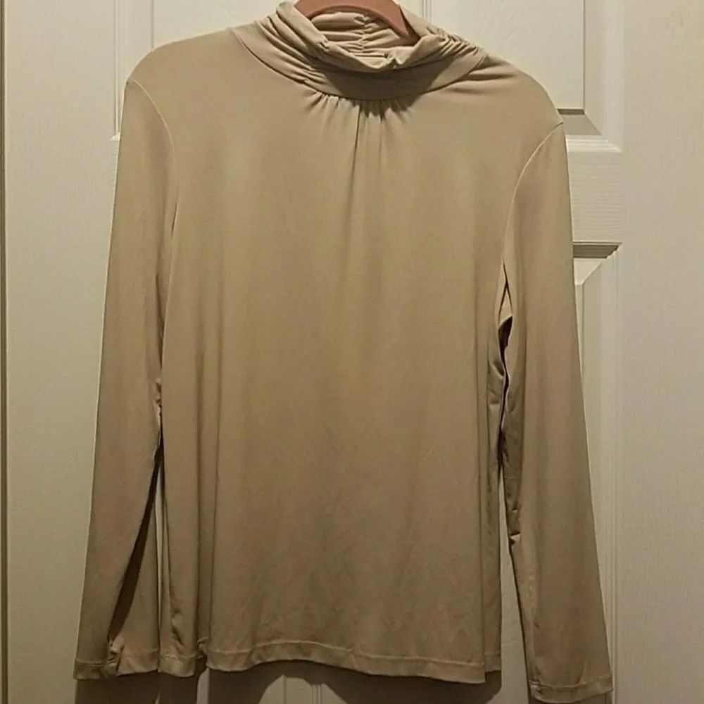 Susan Graver tan long sleeve top Sz M NEW